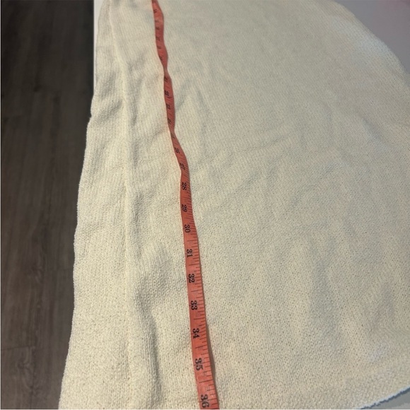 Elegant Cream Skirt set with Floral Detail crochet one size - Picture 8 of 10